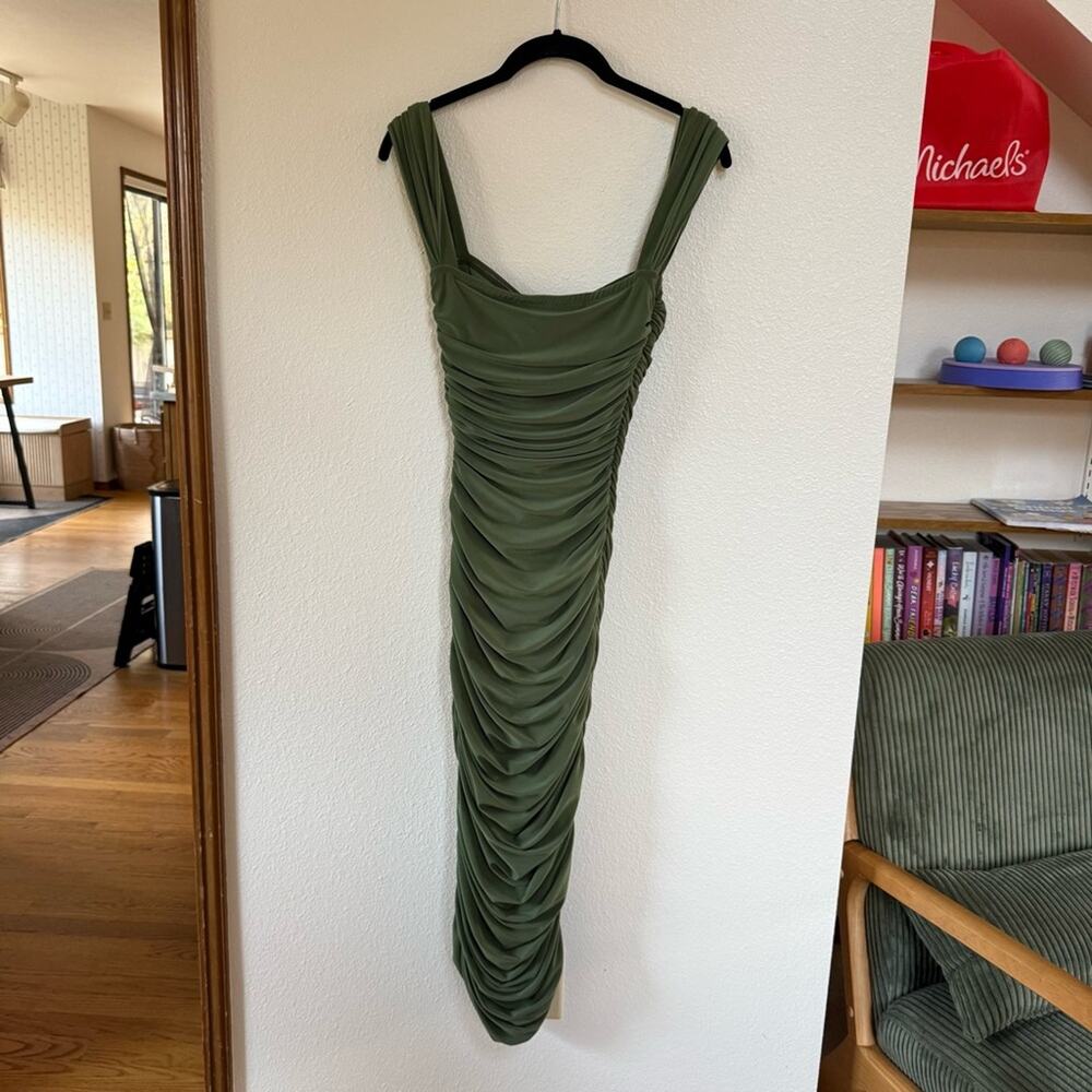 Norma Kamali Walter Dress in Celadon Size XS - Picture 3 of 3